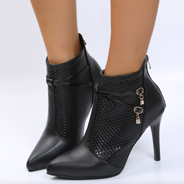 ストーン×ベルト付き ハイヒール ブーティー