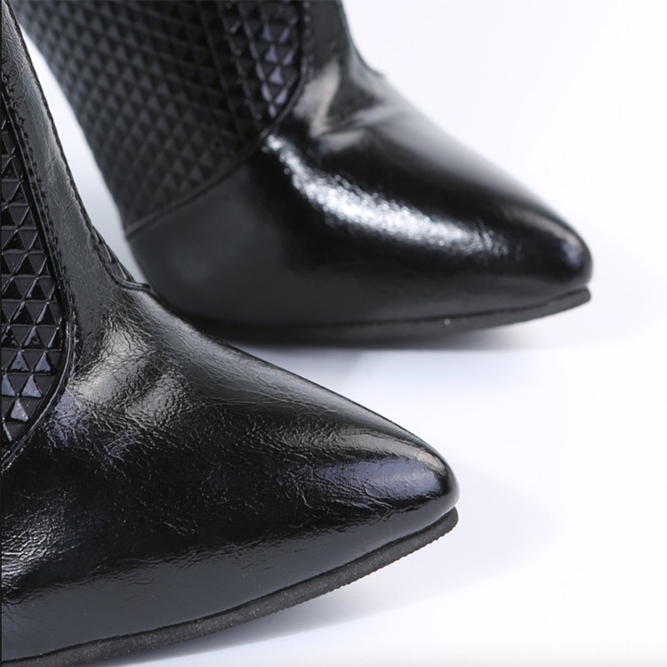 ストーン×ベルト付き ハイヒール ブーティー