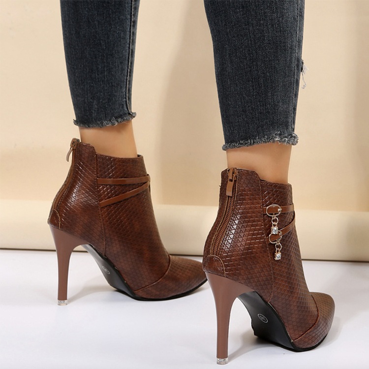 ストーン×ベルト付き ハイヒール ブーティー