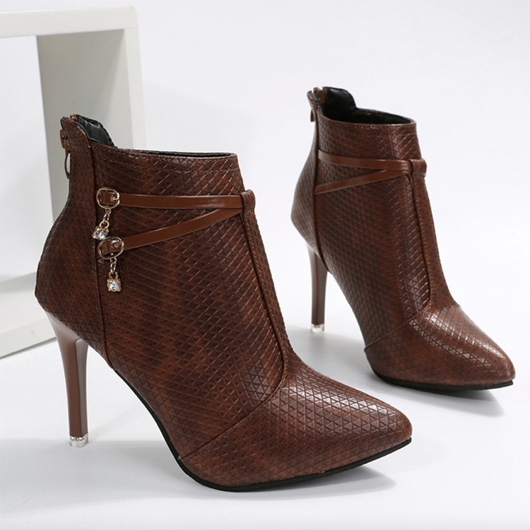 ストーン×ベルト付き ハイヒール ブーティー