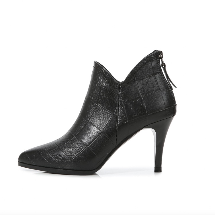 型押しレザー ピンヒール Vカット ブーティー