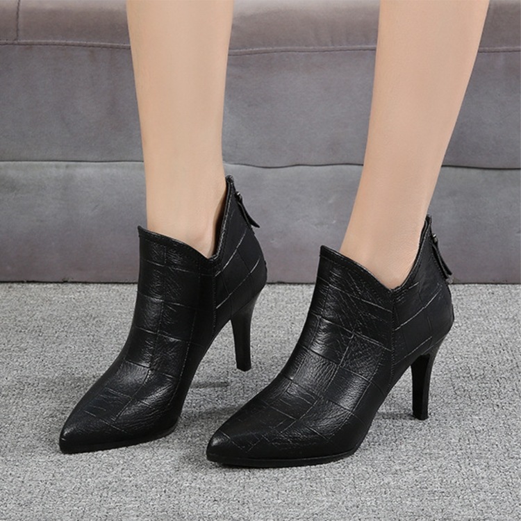 型押しレザー ピンヒール Vカット ブーティー