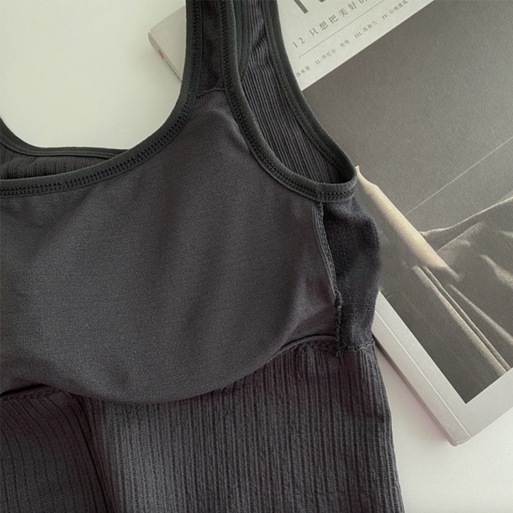 カップ付き ショート丈 リブ タンクトップ