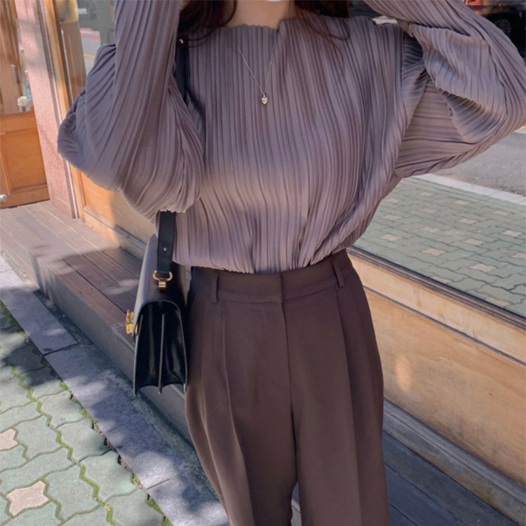 くすみカラー スラッシュドネック プリーツブラウス