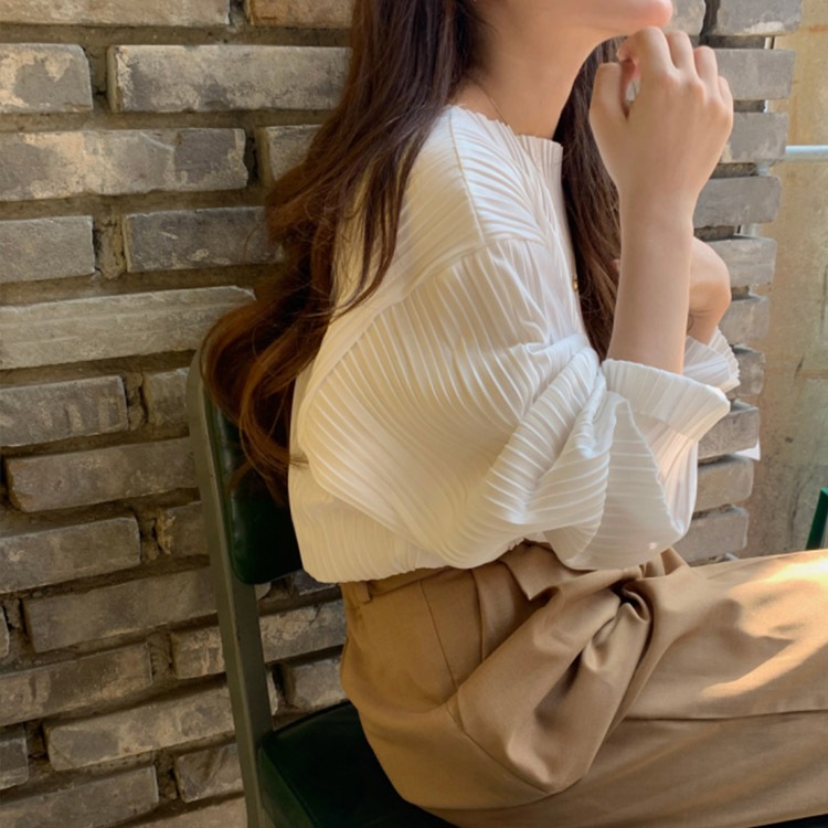 くすみカラー スラッシュドネック プリーツブラウス