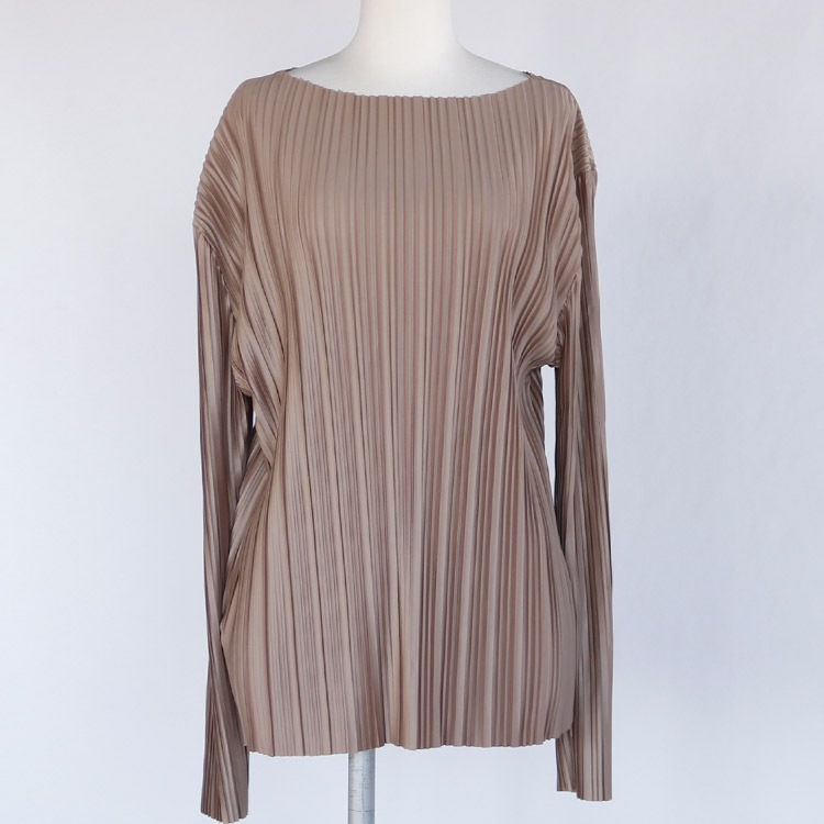 くすみカラー スラッシュドネック プリーツブラウス