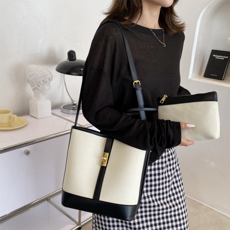 ポーチ付き 2WAY キャンパス レザー ショルダーバッグ