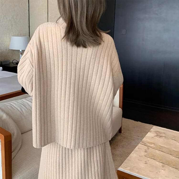 ゆったり モックネックニット ミモレ丈スカート セットアップ