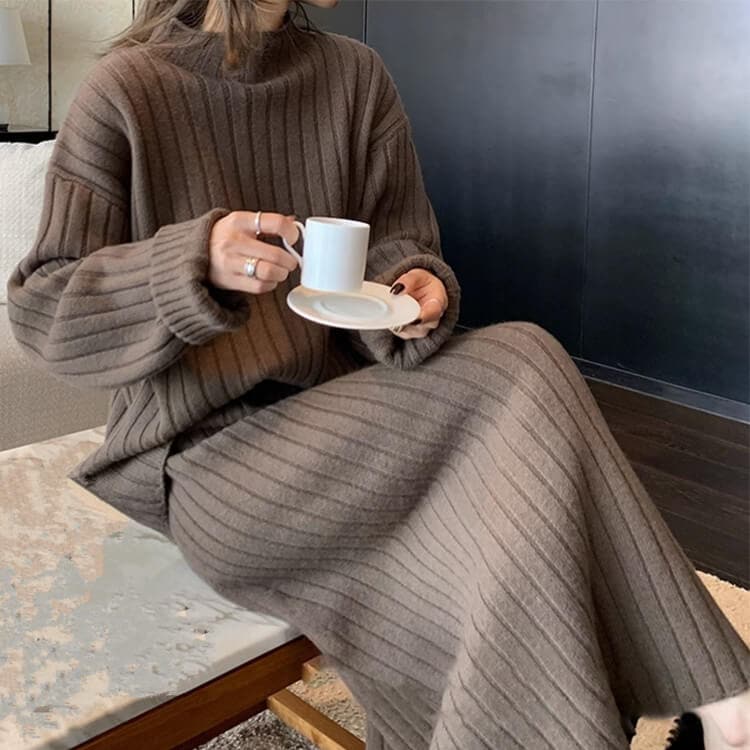 ゆったり モックネックニット ミモレ丈スカート セットアップ