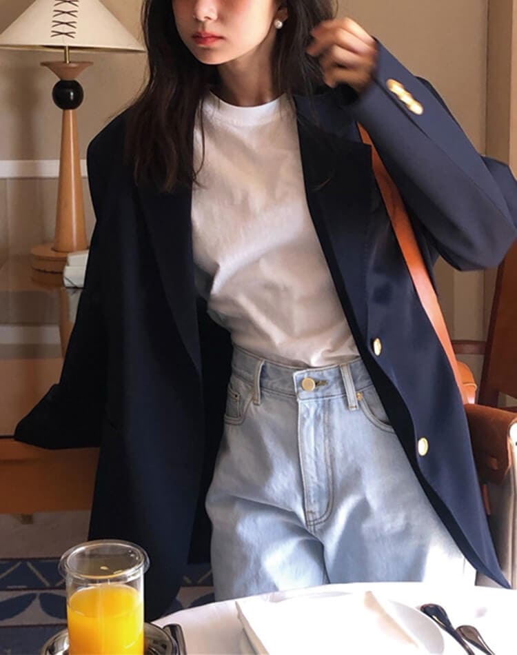 知的レトロな雰囲気漂う 金ボタンテーラードジャケット 