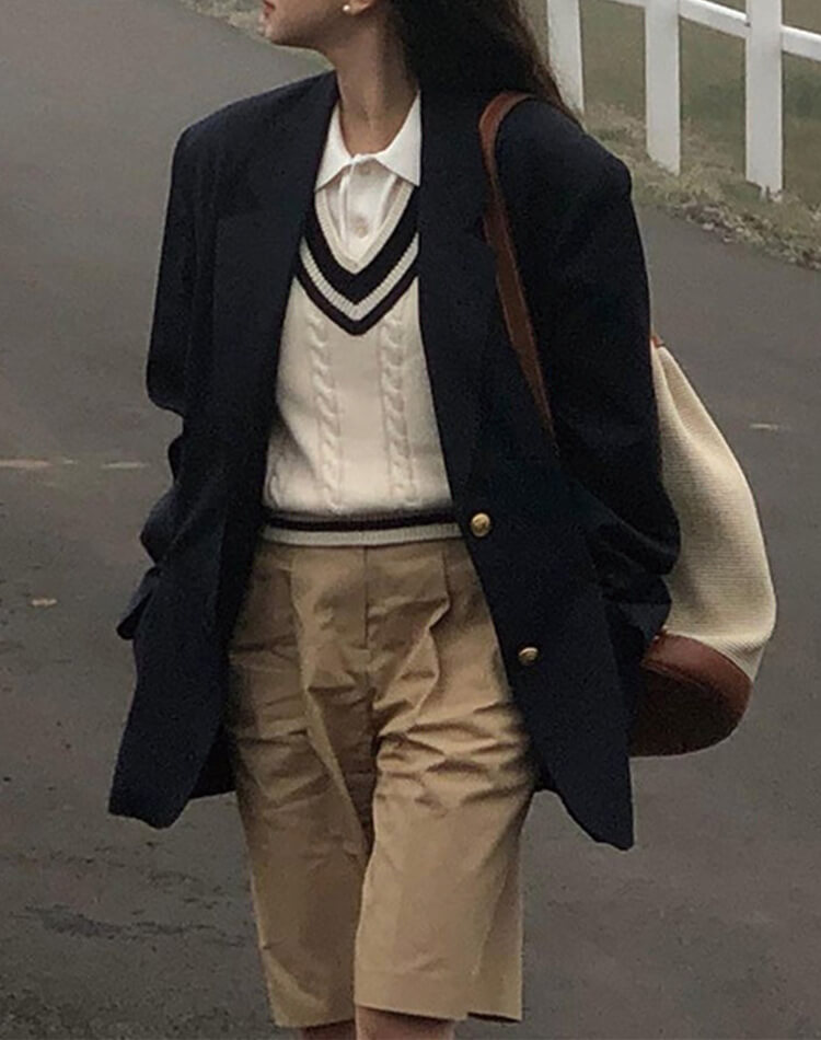 知的レトロな雰囲気漂う 金ボタンテーラードジャケット 