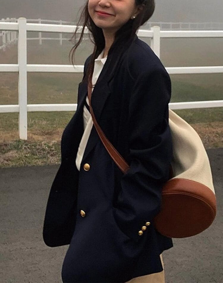 知的レトロな雰囲気漂う 金ボタンテーラードジャケット 