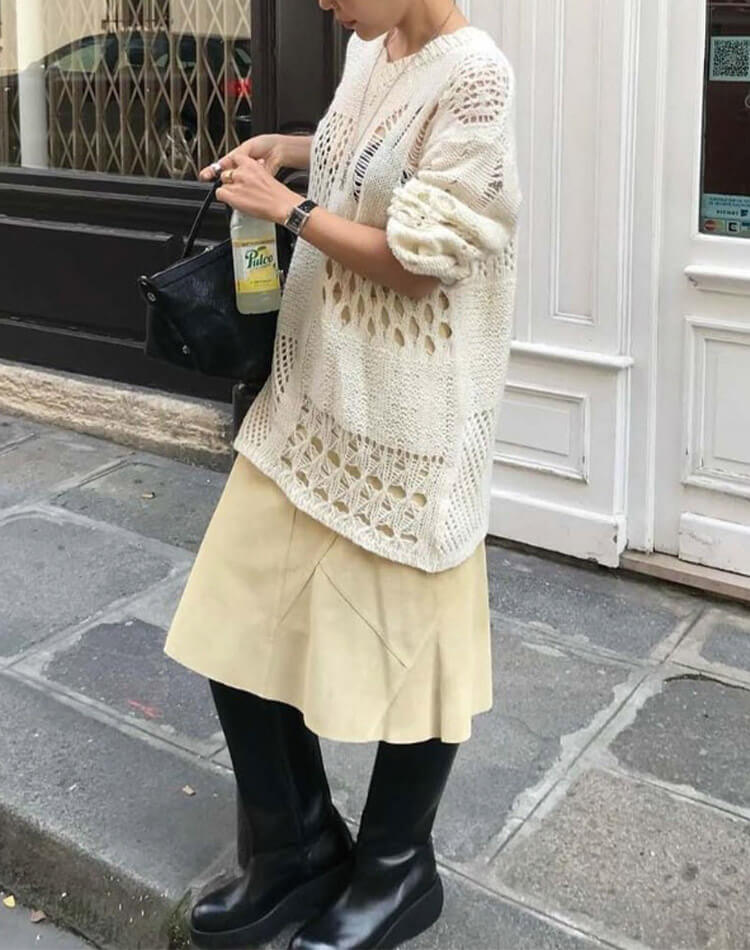 ダメージ×透かし編みで魅せる ゆるっと抜け感ニット