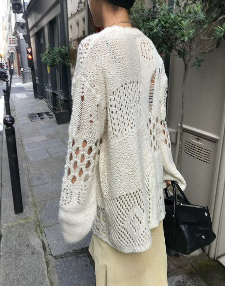ダメージ×透かし編みで魅せる ゆるっと抜け感ニット