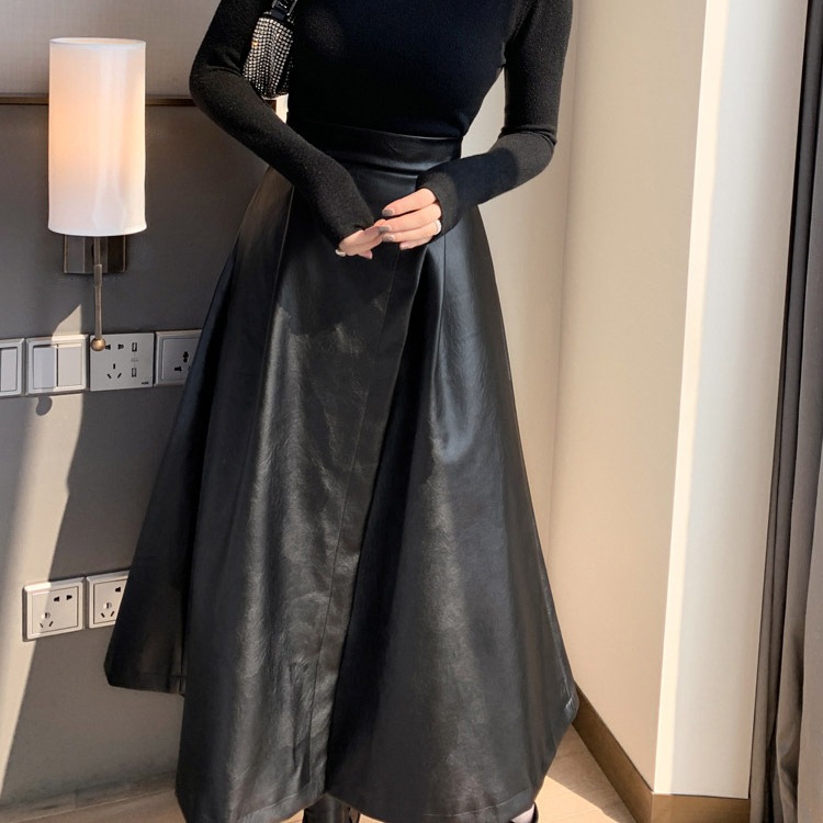 スリット入り セミロング丈 Aライン レザースカート