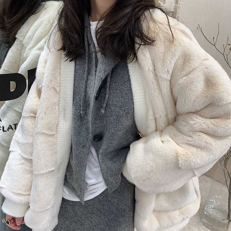 フード付きカーディガン ミモレ丈スカート ニット