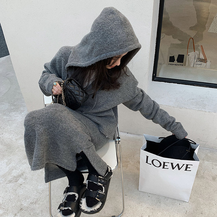 フード付きカーディガン ミモレ丈スカート ニット