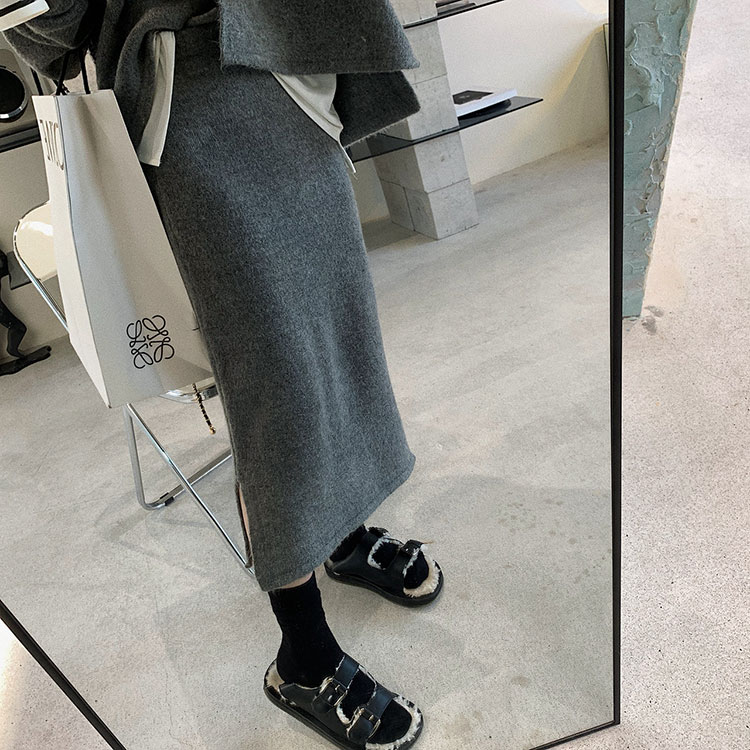 フード付きカーディガン ミモレ丈スカート ニット