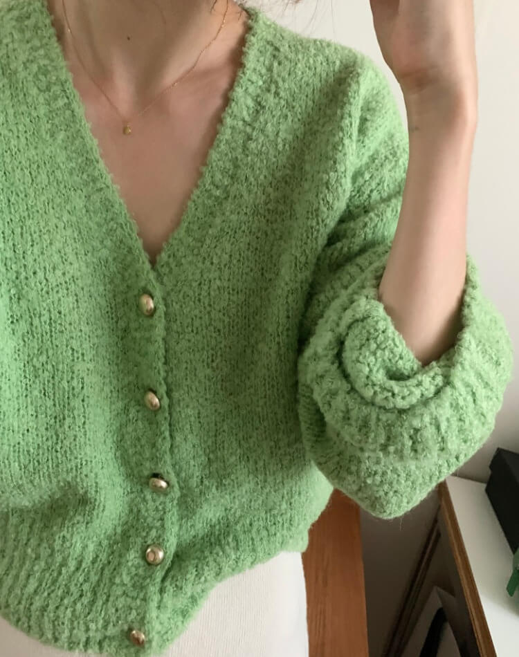 もこもこ Vネック 金ボタン ニットカーディガン

