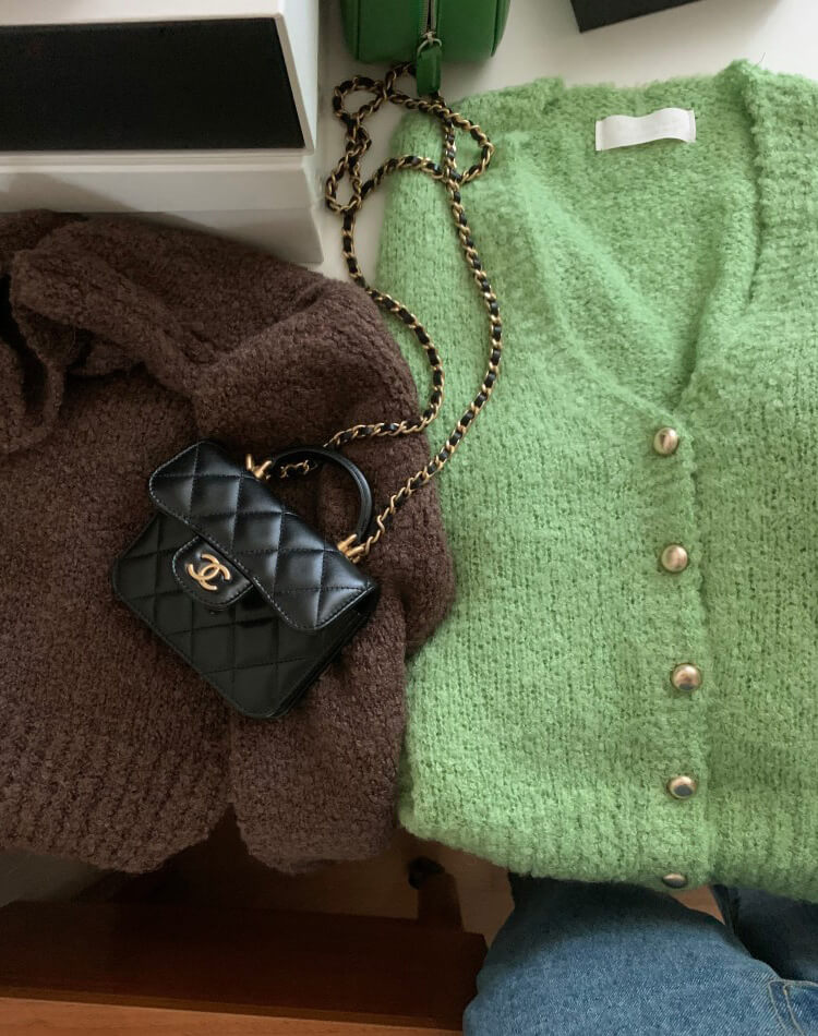 もこもこ Vネック 金ボタン ニットカーディガン

