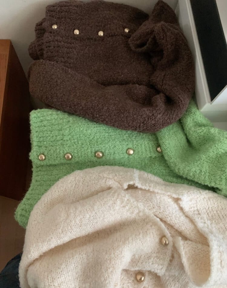 もこもこ Vネック 金ボタン ニットカーディガン

