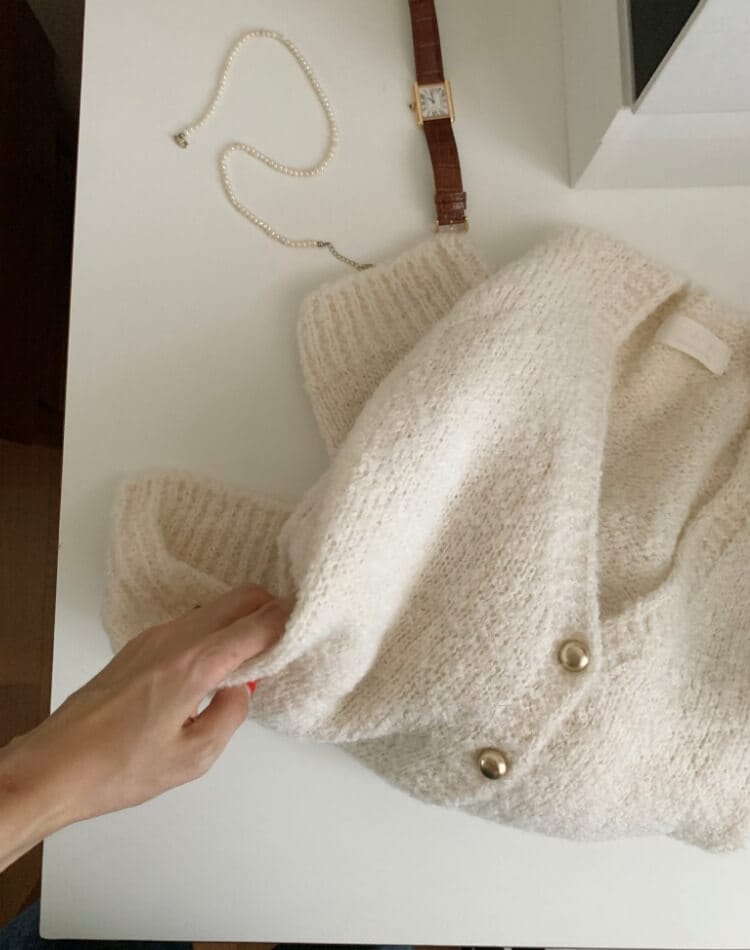もこもこ Vネック 金ボタン ニットカーディガン

