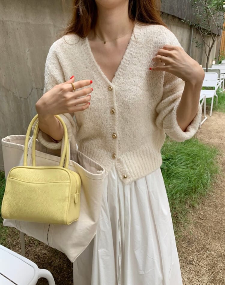 もこもこ Vネック 金ボタン ニットカーディガン

