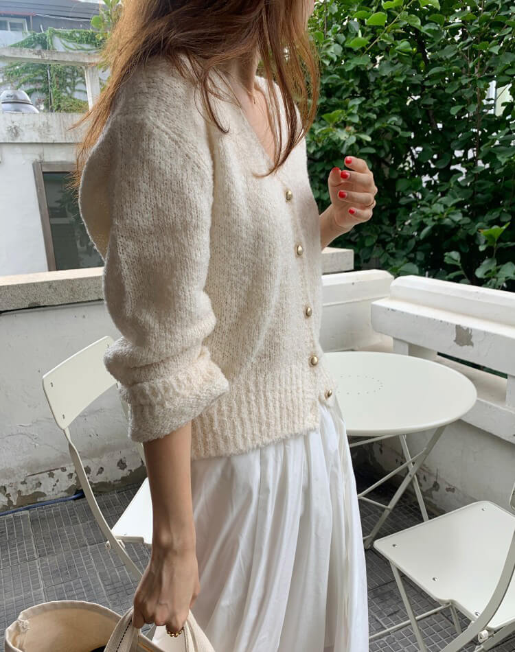 もこもこ Vネック 金ボタン ニットカーディガン

