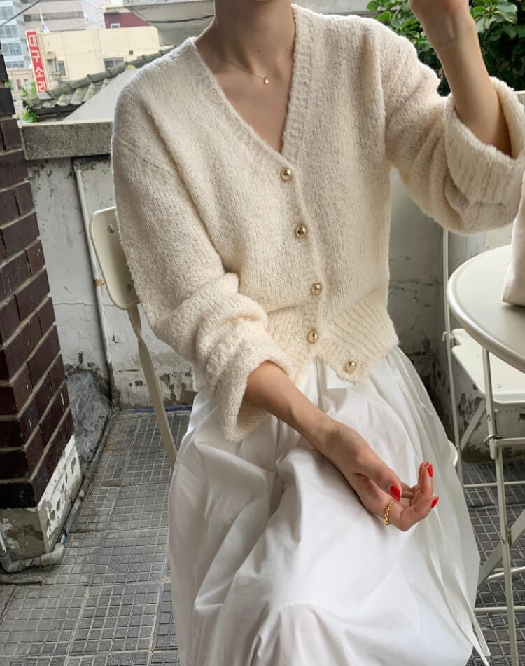 もこもこ Vネック 金ボタン ニットカーディガン

