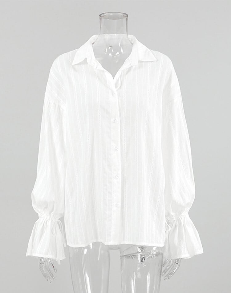 華やかで上品 ベルスリーブが映える綿ジャガードブラウス