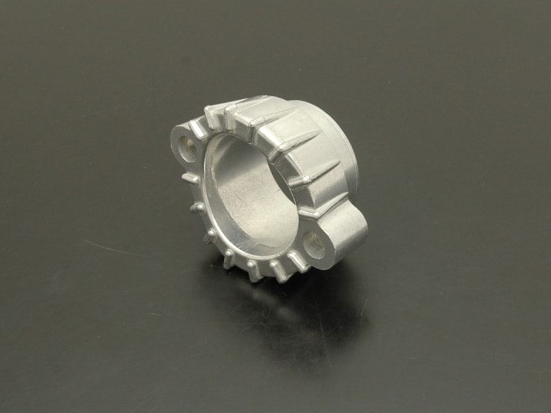 H2 エキゾーストパイプホルダー