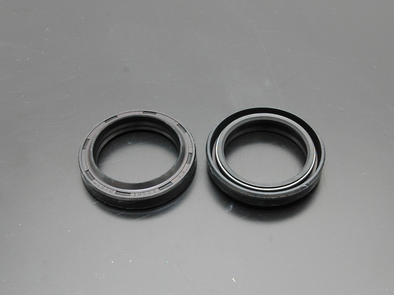 Z1000R フロントフォークオイルシール【残りわずか】