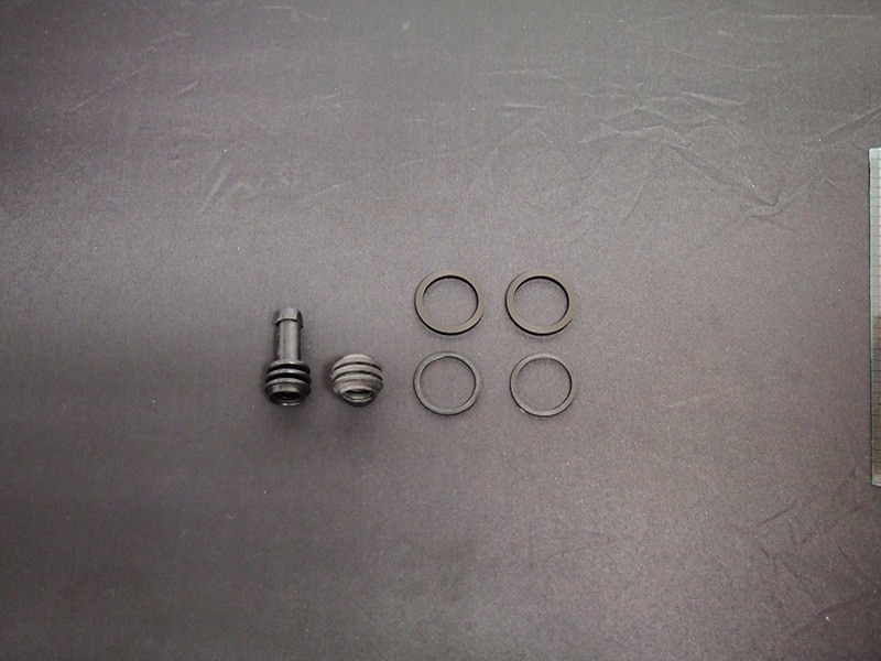 ゼファー400 C1-C4 リアキャリパーリペアキット【残りわずか】