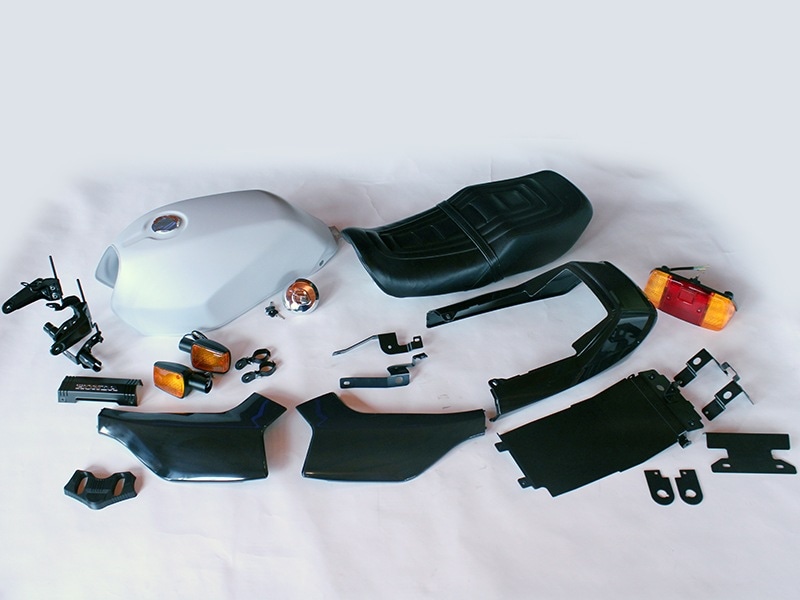 CB400SF （NC39後期）VTEC SpecⅢ　無塗装ペイントベースTYPE-X外装Sあん抜きシートセット　ナローカウル仕様