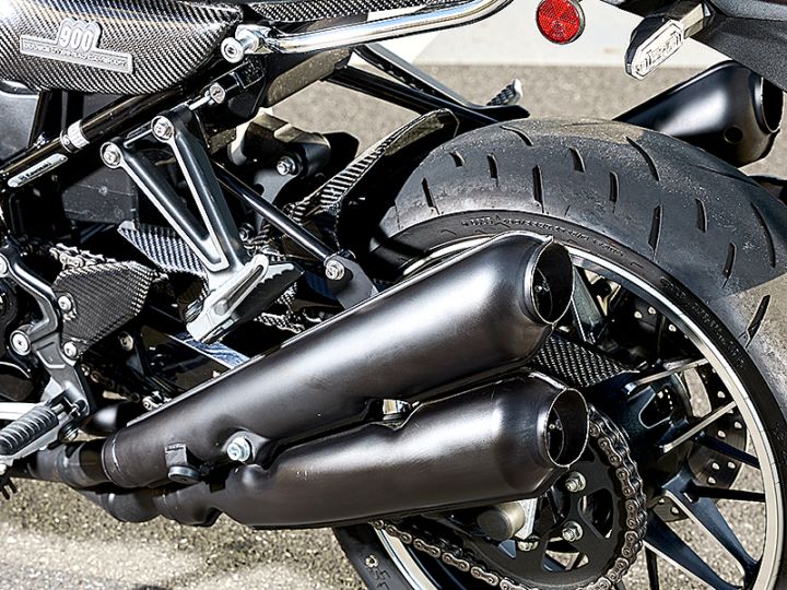Z900RS/CAFE Dryカーボン純正形状　チェーンカバー一体式リアフェンダー