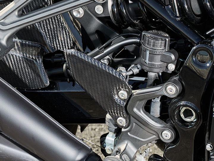 Z900RS/CAFE Dryカーボン純正形状　ヒールプレート　左右セット