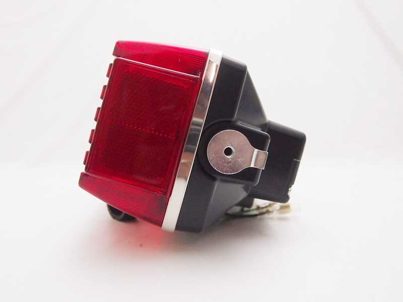 type R リフレクター付きLEDテールランプ