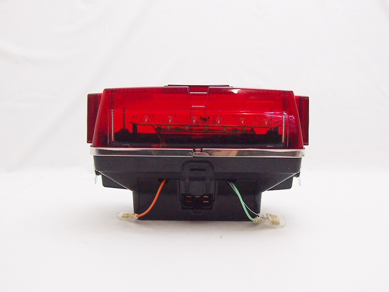 type R リフレクター付きLEDテールランプ