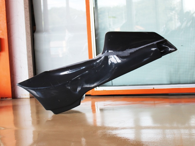 KR1000 シートカウル