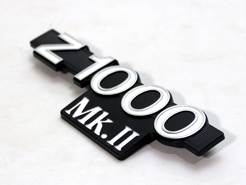 Z1000R2 サイドカバーエンブレム（赤）送料全国510円 70027