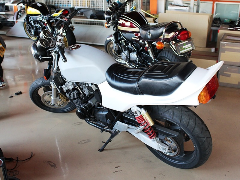 CB400SF NC39前期～VTEC SpecⅡ　無塗装ペイントベースCB-Xタイプ外装Sあん抜きシート イージーセット　フィンテールカウル仕様【納期はお問い合わせください】