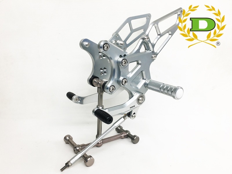 Z900RS ライディングステップ(シルバー)【欠品中　ご予約承ります】【納期はお問い合わせください】