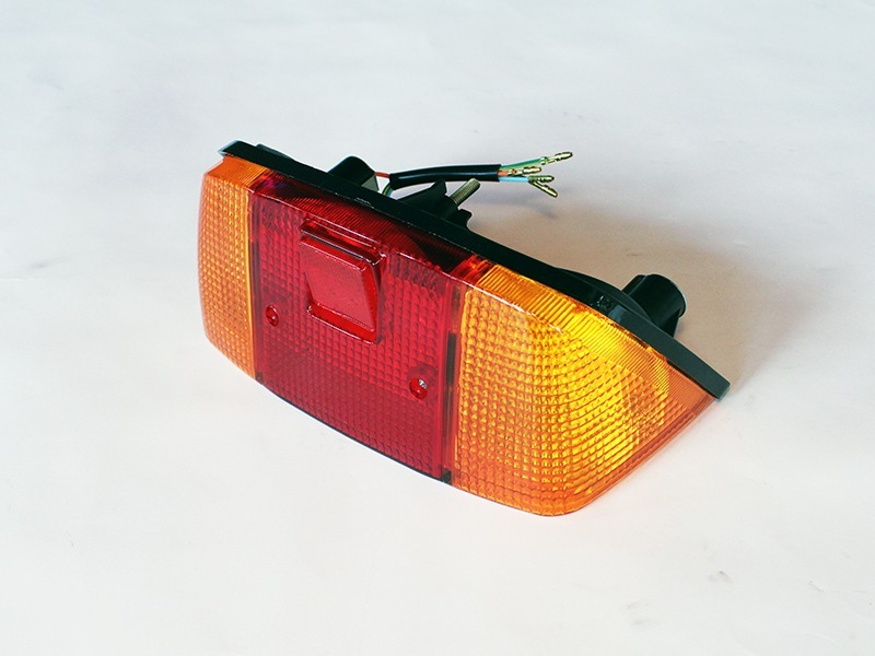 CB400SF (NC42後期)VTEC Revo 無塗装ペイントベースTYPE-X外装Sあん抜きシートセット フィン付きテールカウル仕様