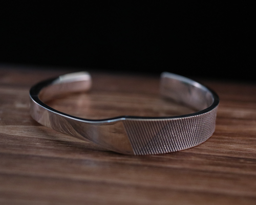 Rasp Bangle -SILVER