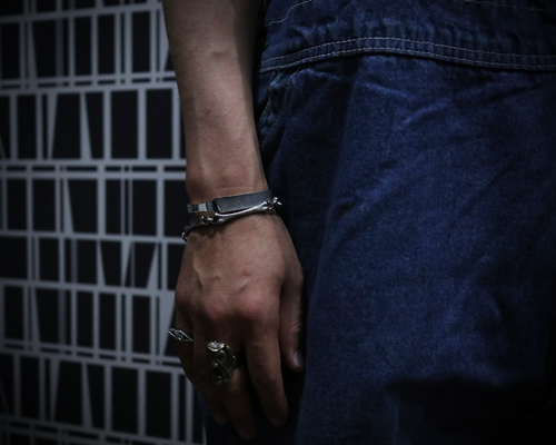 Rasp Bangle -SILVER