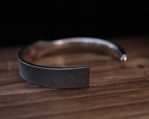 Rasp Bangle -SILVER