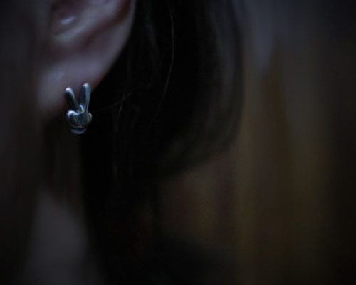 F**K & PEACE Hands pierce