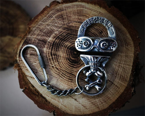 SCARY SKULL KEYHOOK  -SILVER