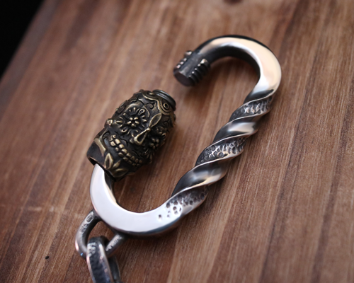 Screw in K/C"The Skull" type2