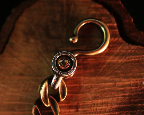 "STARE" EDGY KeyChain -COMBI